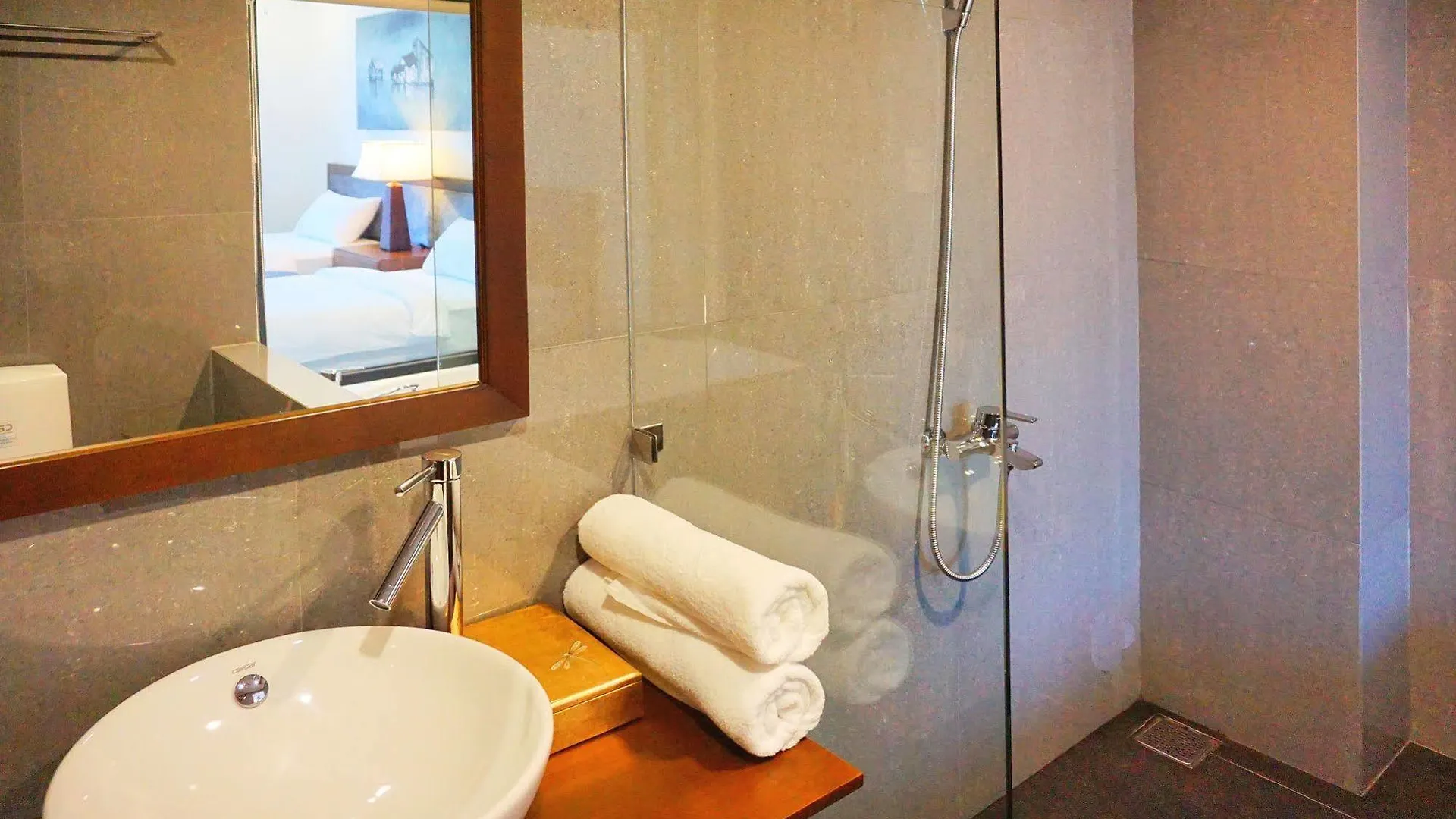 Dan Oasis Hotel And Apartment Ντα Νανγκ 2*,  Βιετνάμ