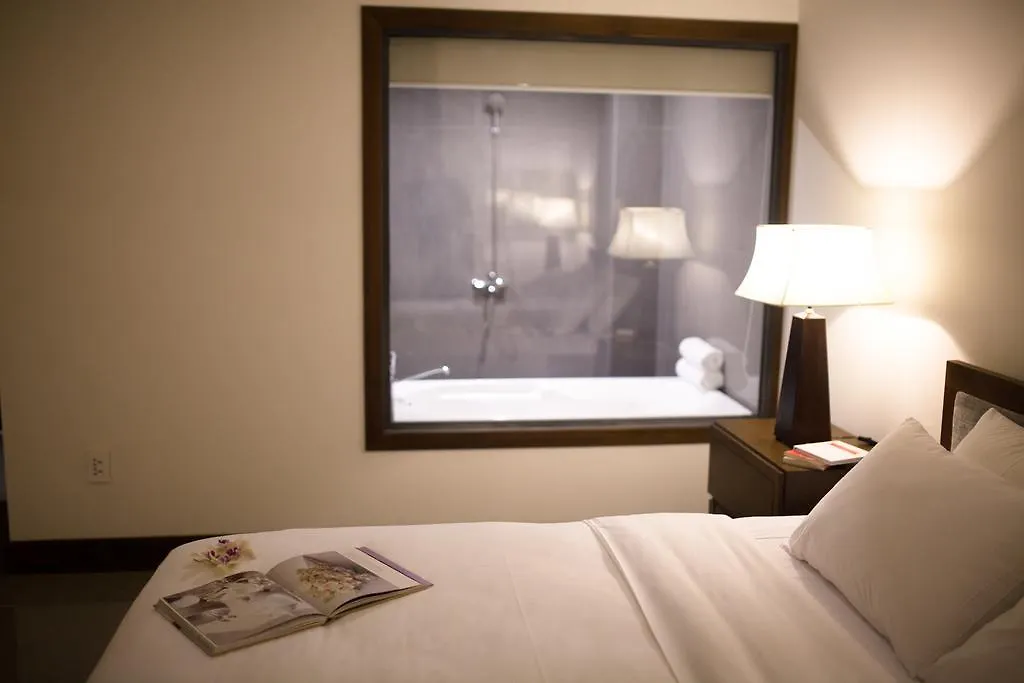 Dan Oasis Hotel And Apartment Da Nang 2*,